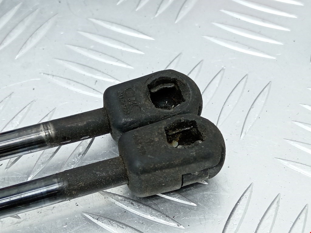 Амортизатор капота левый=правый VOLVO XC90 2002-2014