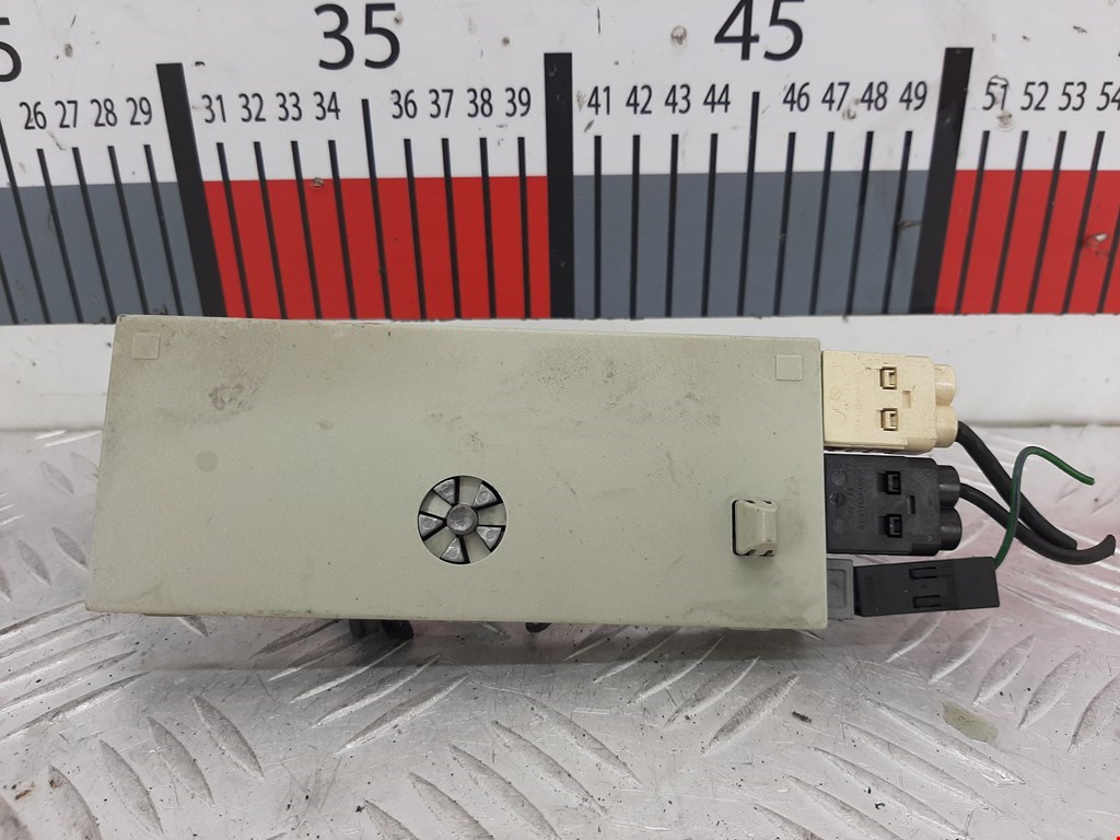 Усилитель антенны VOLVO V70 III 2007-2016