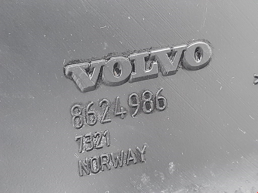 Воздухозаборник (наружный) VOLVO XC90 2002-2014