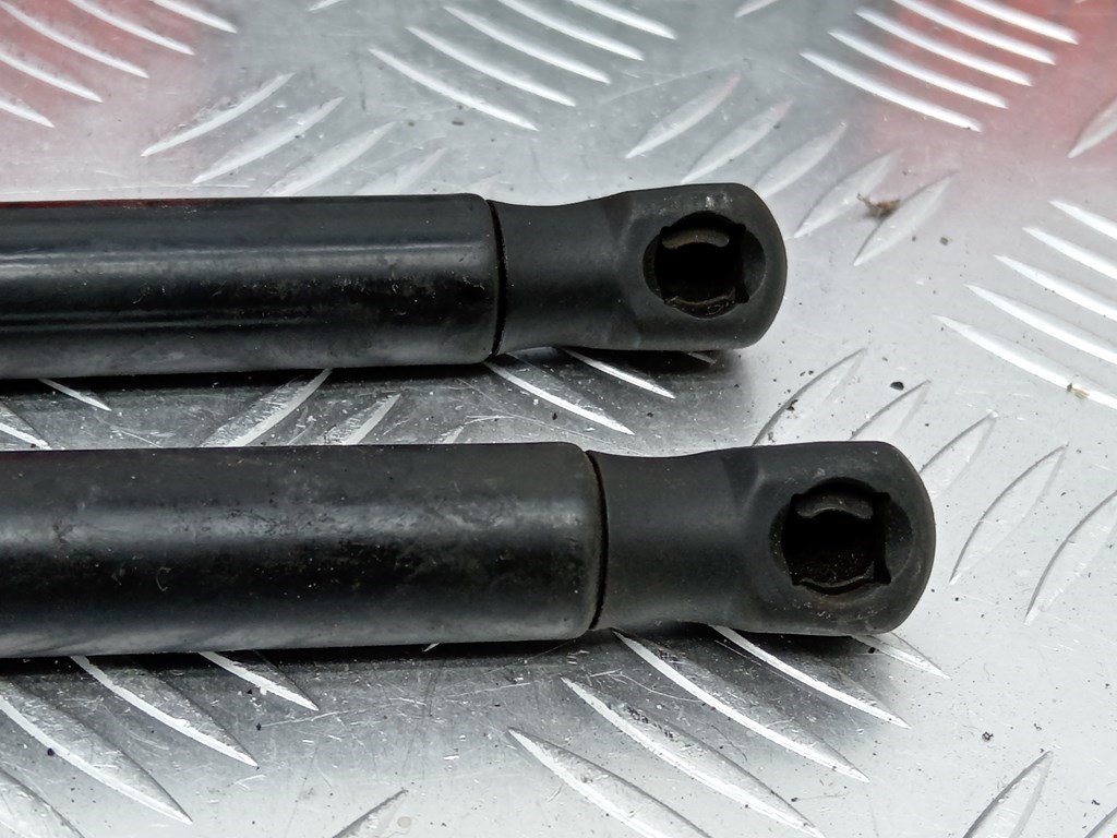 Амортизатор крышки (двери) багажника SKODA Rapid 2012-2020