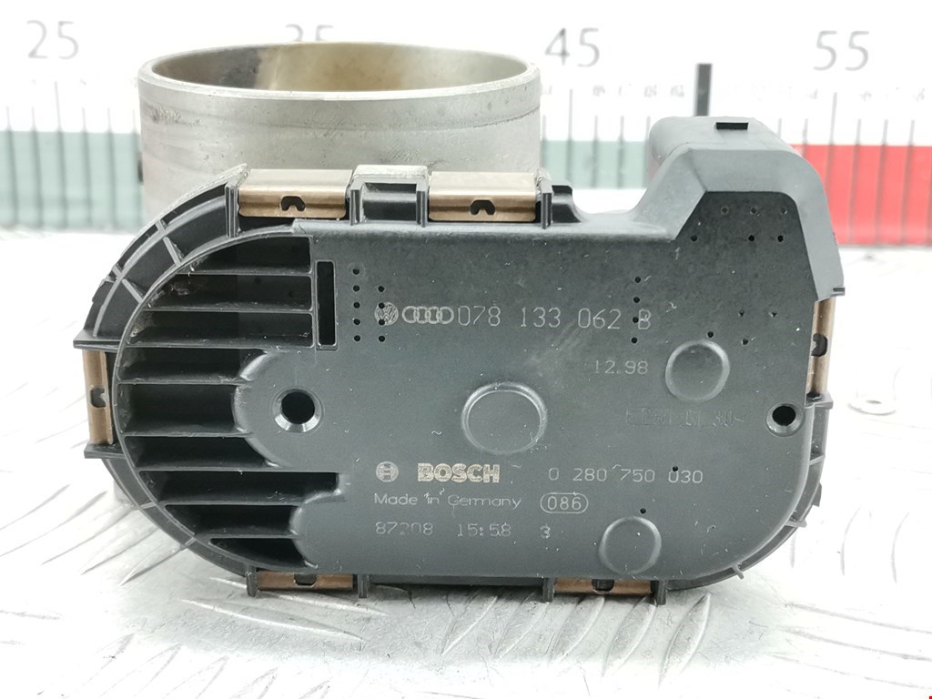 Заслонка дроссельная электрическая AUDI A6 C5 1997-2004