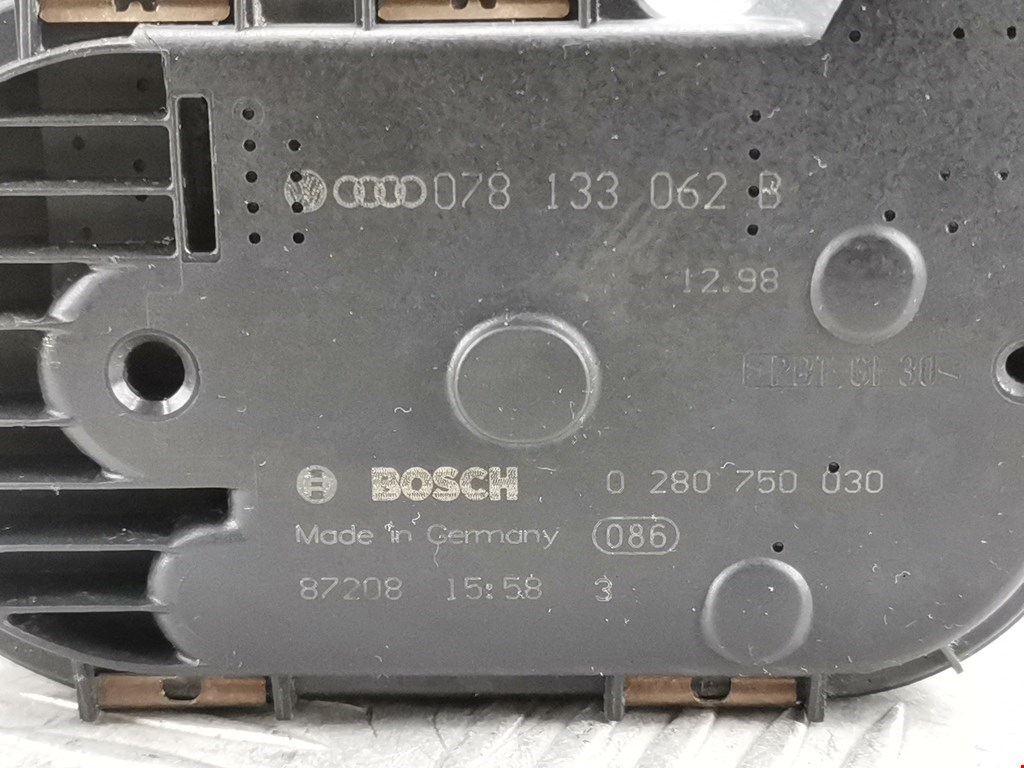 Заслонка дроссельная электрическая AUDI A6 C5 1997-2004