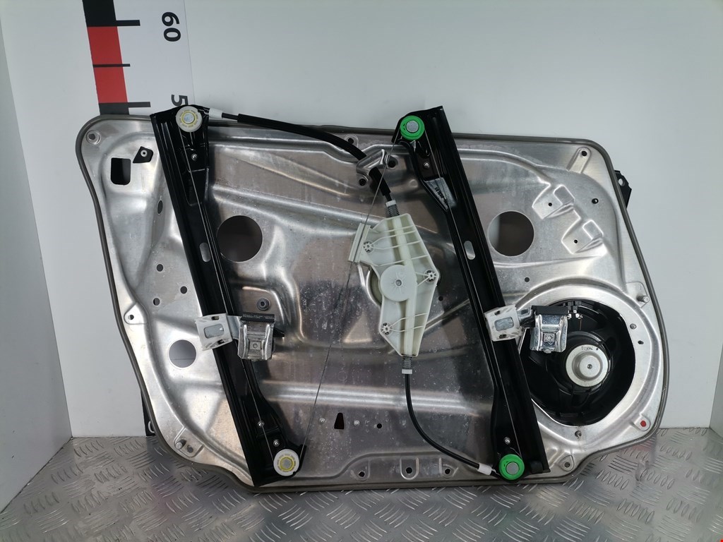 Стеклоподъемник передний правый MERCEDES-BENZ C-Class C-klasse W204 2007-2015