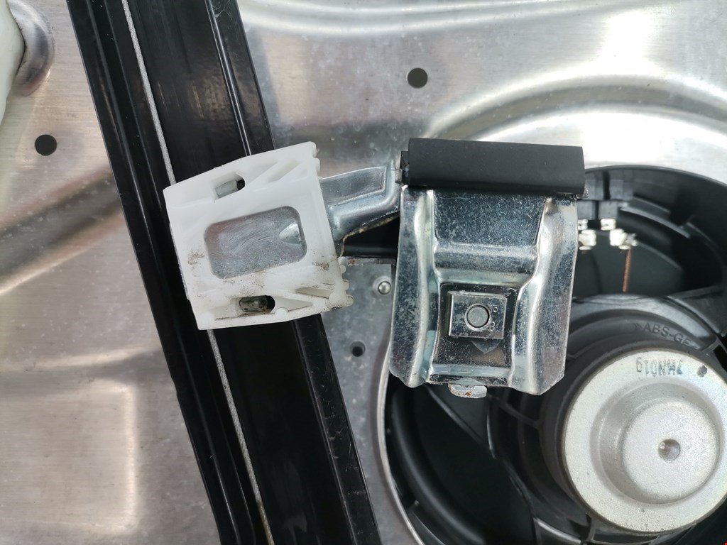 Стеклоподъемник передний правый MERCEDES-BENZ C-Class C-klasse W204 2007-2015