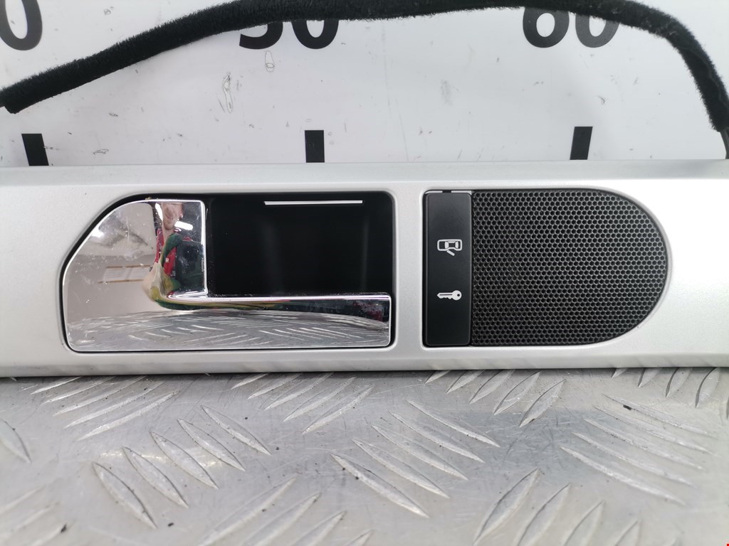 Ручка дверная передняя внутренняя левая VOLKSWAGEN Touareg 2002-2010