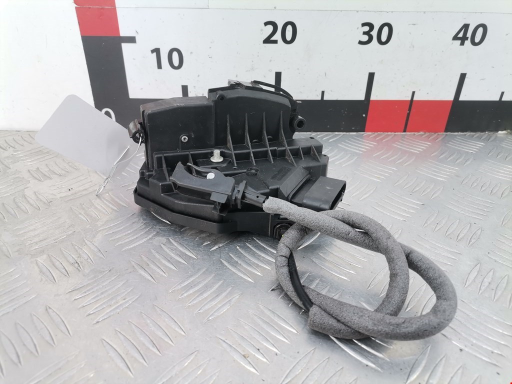 Замок двери передней левой FORD Focus III 2011-2019