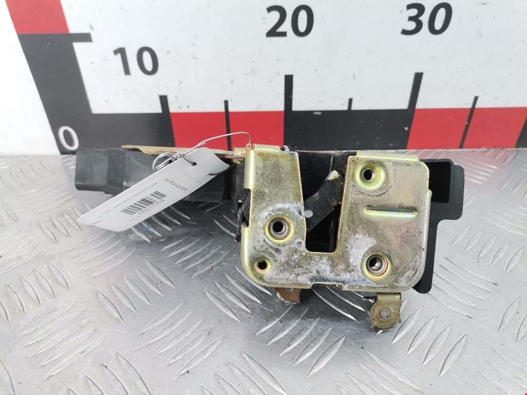 Замок двери передней правой MITSUBISHI Carisma 1995-1999