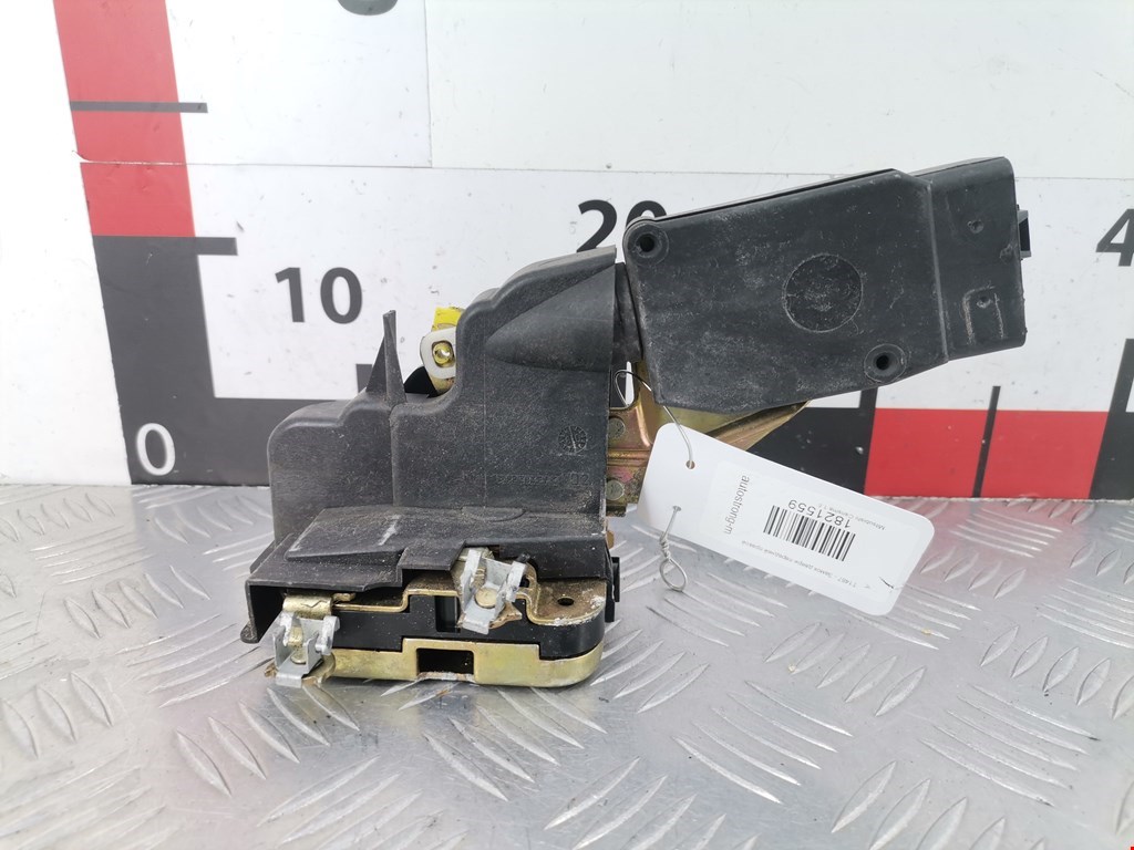 Замок двери передней правой MITSUBISHI Carisma 1995-1999