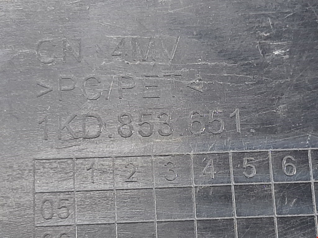 Решетка радиатора VOLKSWAGEN Golf V 2003-2009