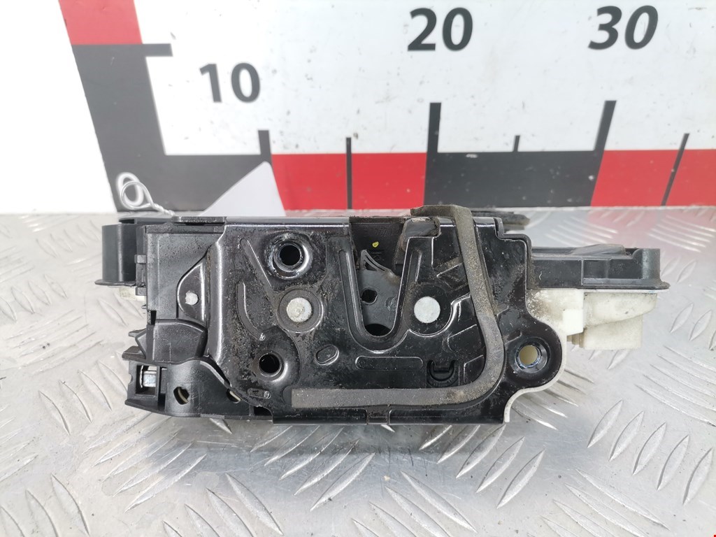 Замок двери передней правой SKODA Rapid 2012-2020