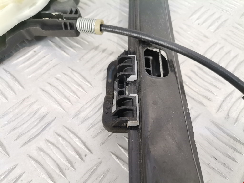 Стеклоподъемник передний правый SKODA Rapid 2012-2020