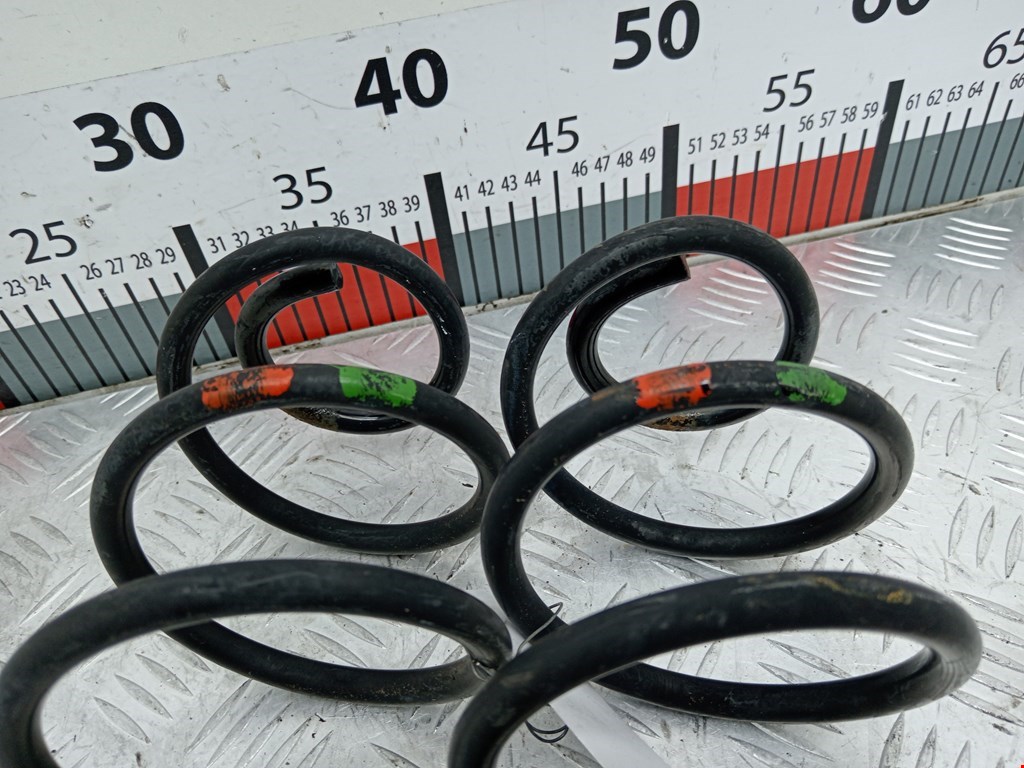 Пружина задняя левая/правая FORD Fiesta 2001-2008