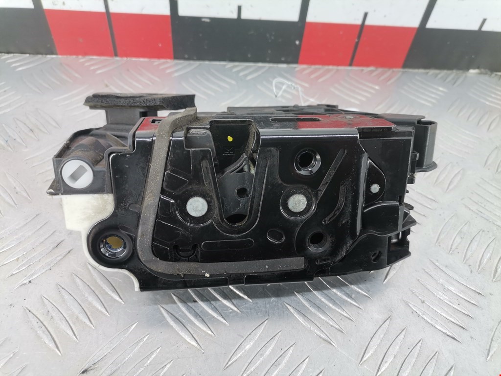 Замок двери передней левой SKODA Rapid 2012-2020