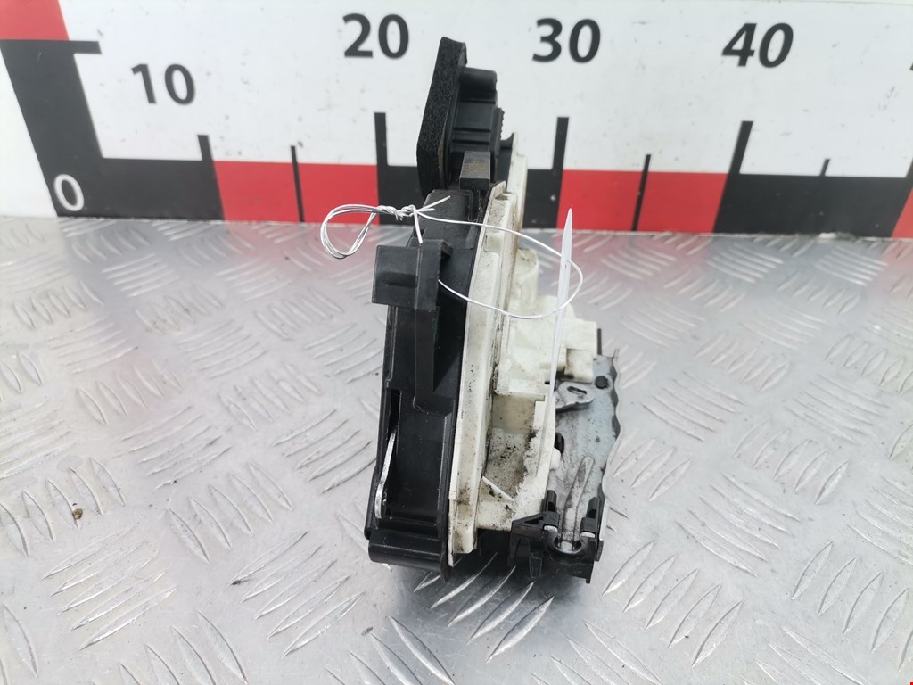 Замок двери передней левой SKODA Rapid 2012-2020