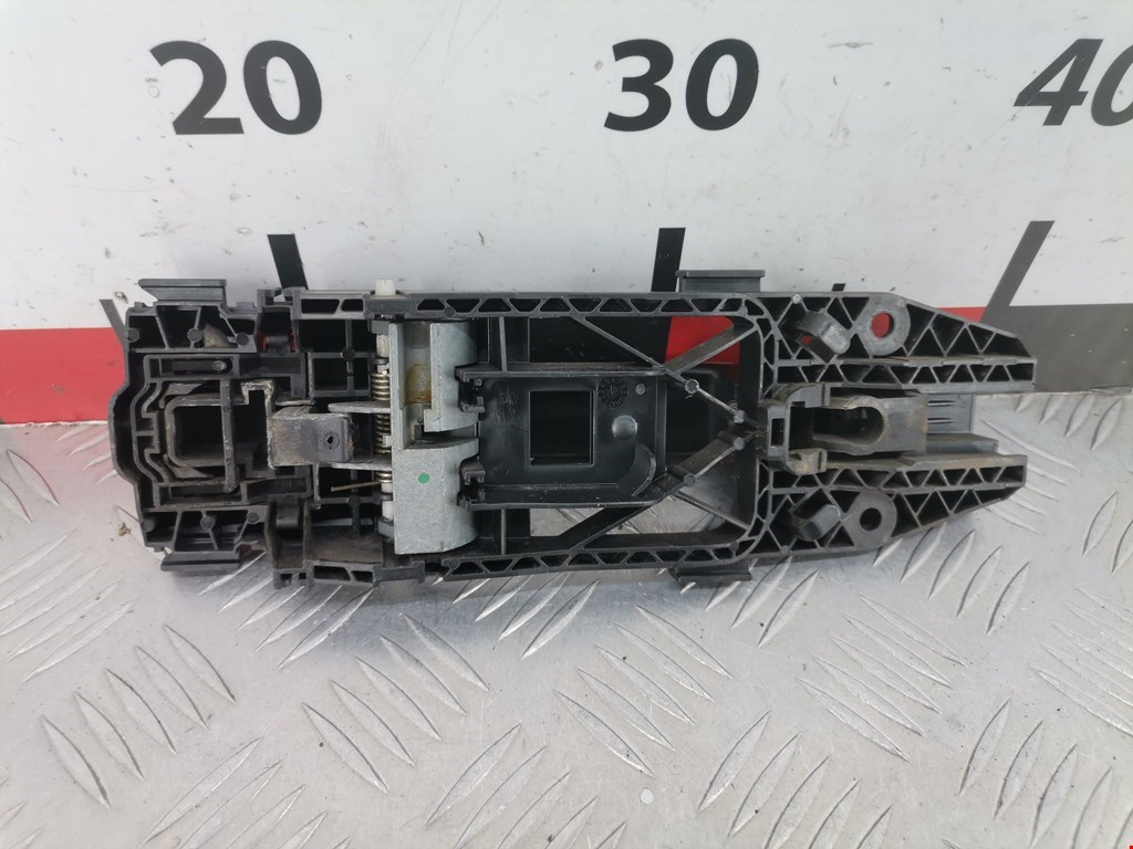 Ручка двери передней наружная левая SKODA Rapid 2012-2020