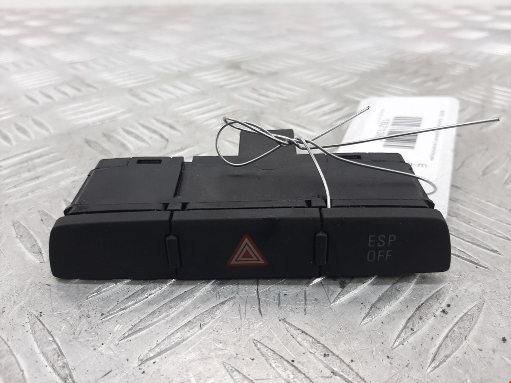 Кнопка аварийной сигнализации Audi Q7 4L (2005-2015)