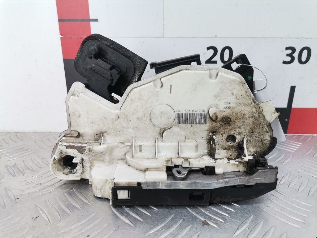 Замок двери передней правой SKODA Rapid 2012-2020