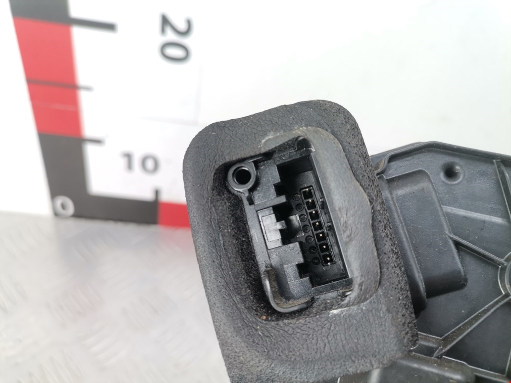 Замок двери передней правой SKODA Rapid 2012-2020