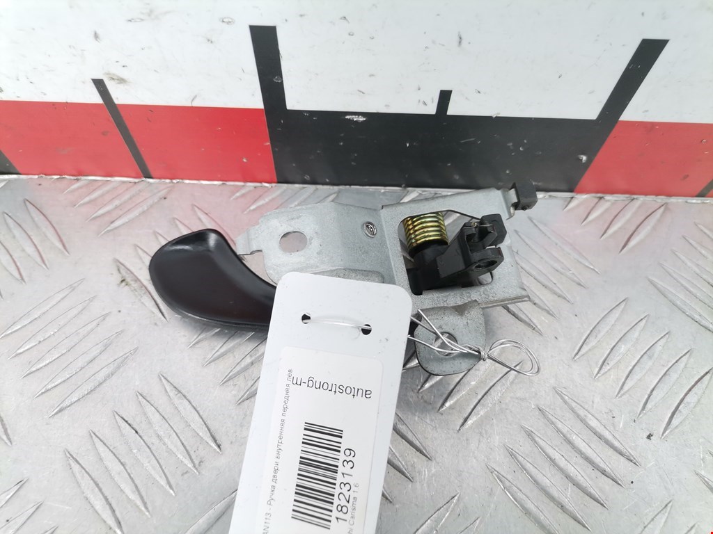 Ручка дверная передняя внутренняя левая MITSUBISHI Carisma 1995-1999