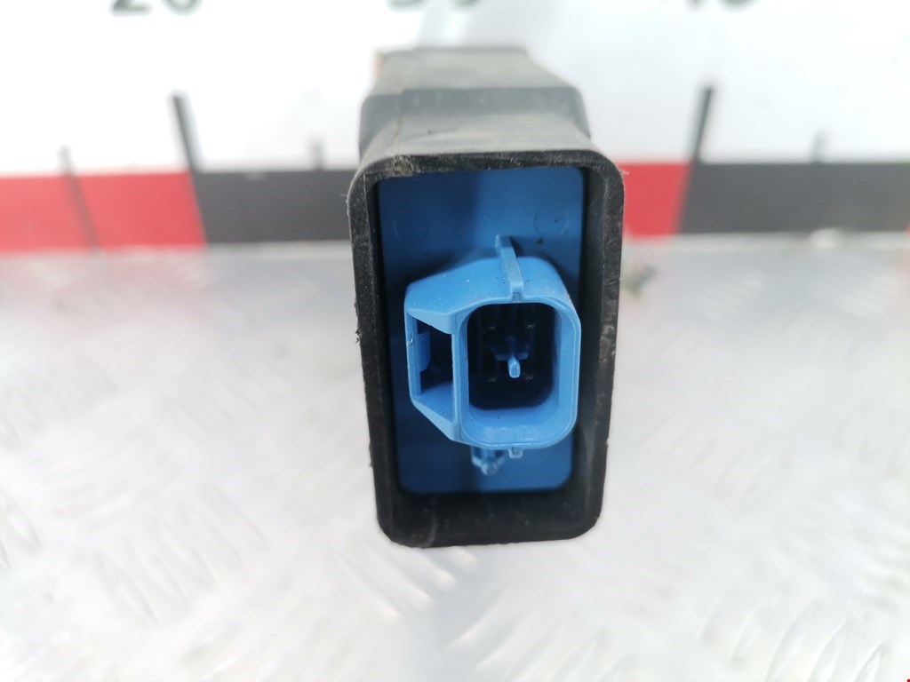 Замок двери передней левой MITSUBISHI Carisma 1995-1999