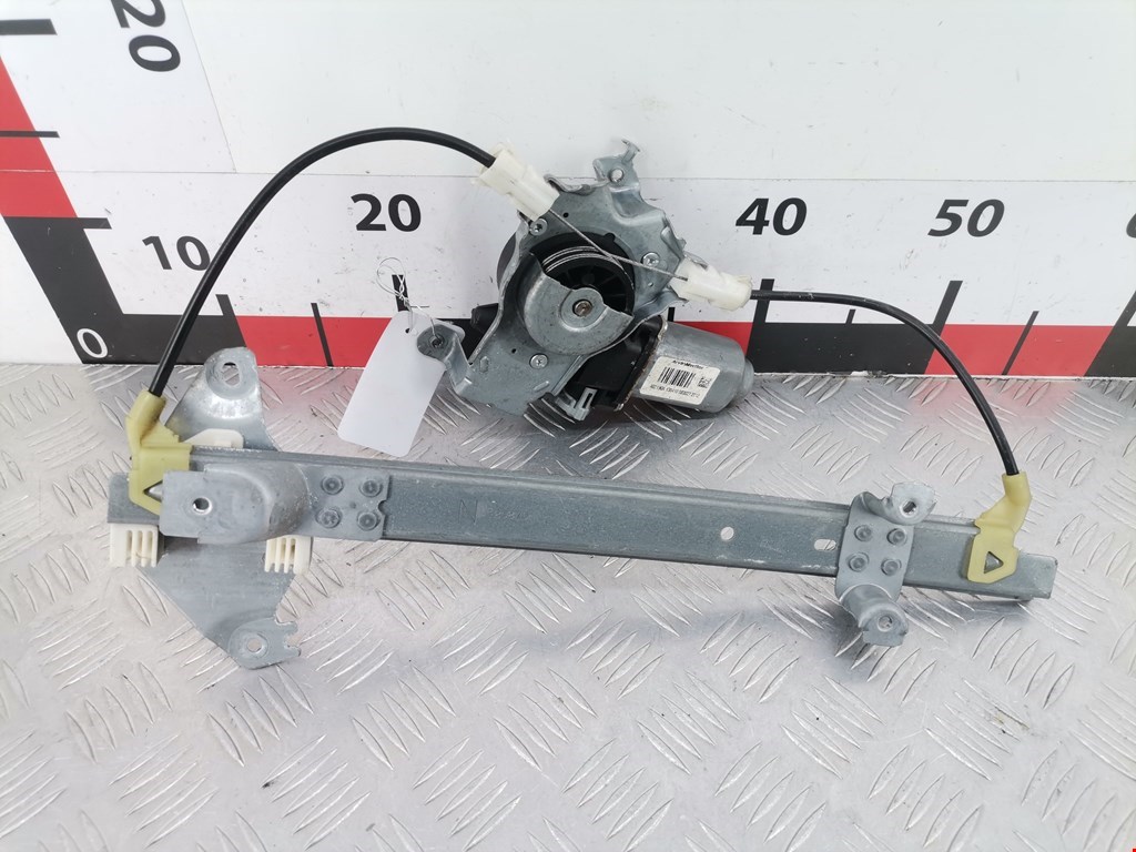 Стеклоподъемник задний правый NISSAN Qashqai J10 2006-2013