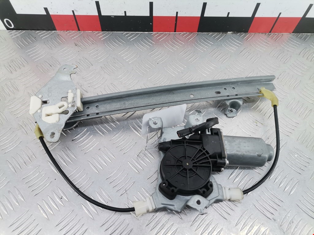 Стеклоподъемник задний правый NISSAN Qashqai J10 2006-2013