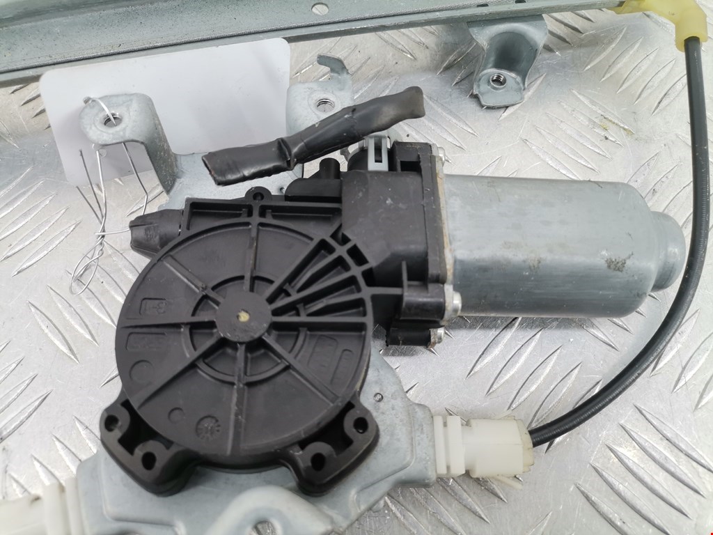Стеклоподъемник задний правый NISSAN Qashqai J10 2006-2013