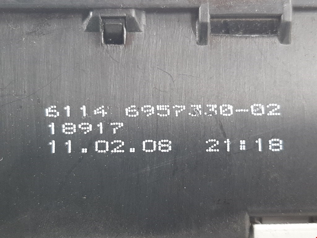 Датчик уровня в бачок омывателя BMW 6er E63/E64 2003-2011