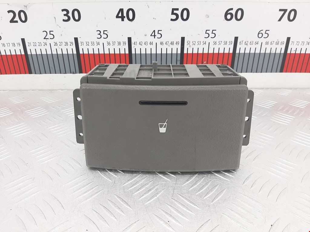 Подстаканник Kia Sorento 1 (BL) (2002-2011)