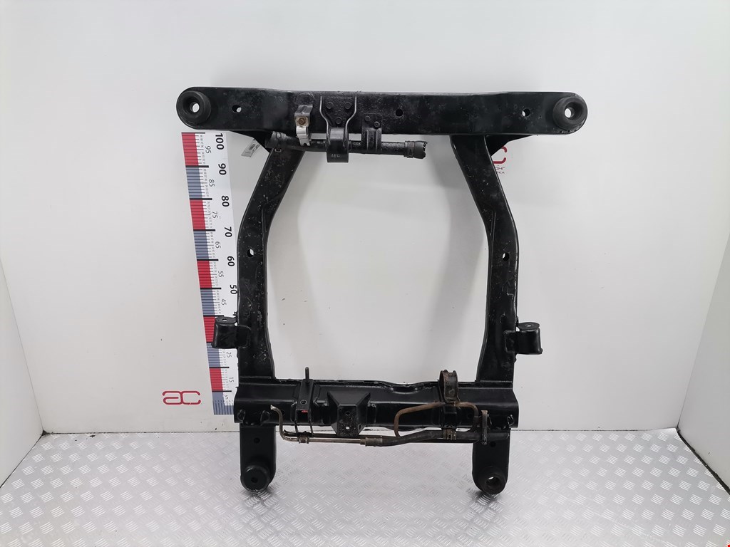 Балка передняя подрамник Kia Carnival (Sedona) 1 (UP/GQ) (1998-2006)