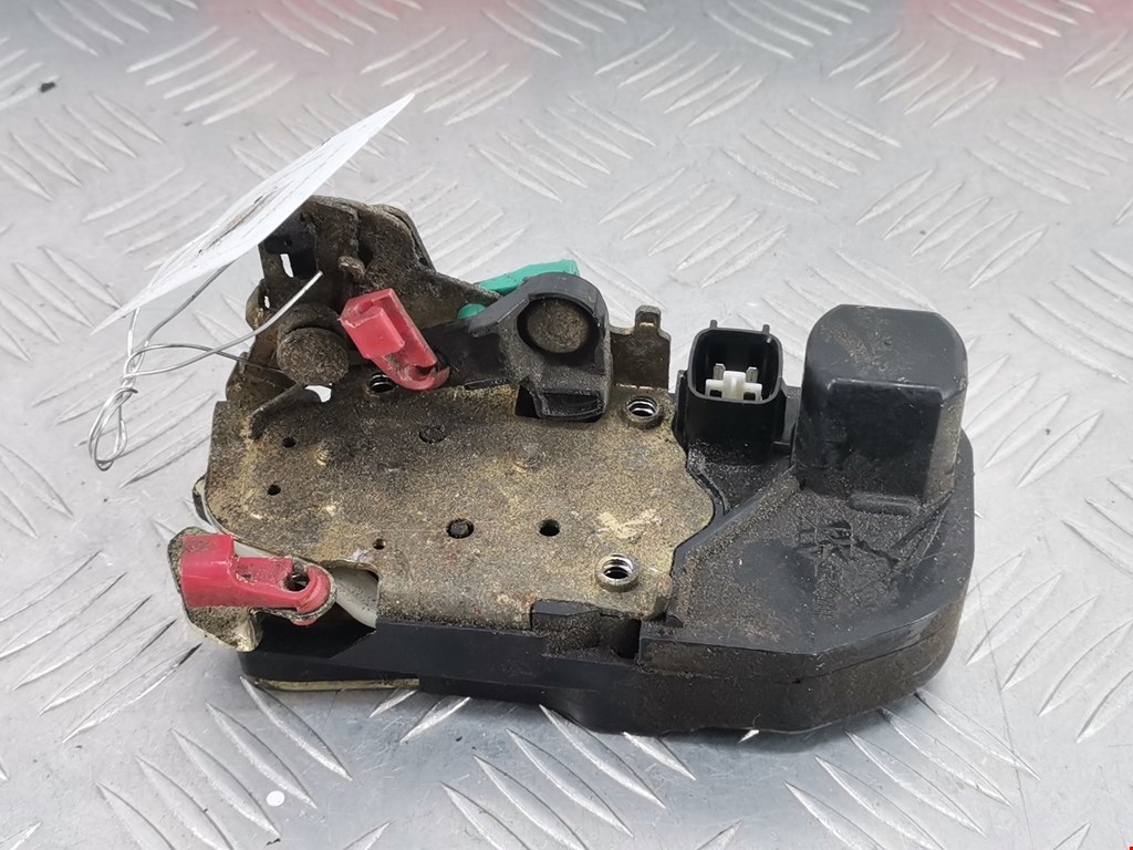 Замок двери задней левой CHRYSLER 300 M 300M 1998-2004