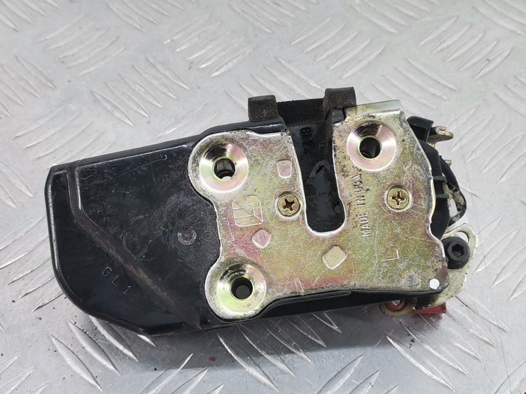 Замок двери задней левой CHRYSLER 300 M 300M 1998-2004