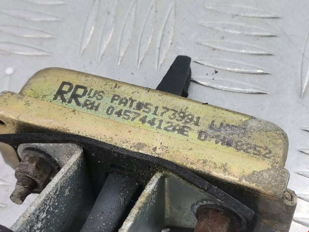 Ограничитель открывания двери CHRYSLER 300 M 300M 1998-2004