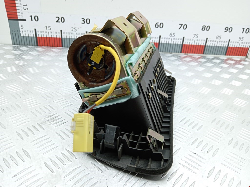 Подушка безопасности пассажирская (в торпедо) MAZDA 626 GF 1997-2003