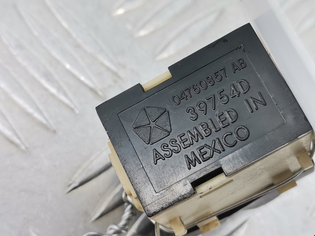 Кнопка центрального замка CHRYSLER 300 M 300M 1998-2004