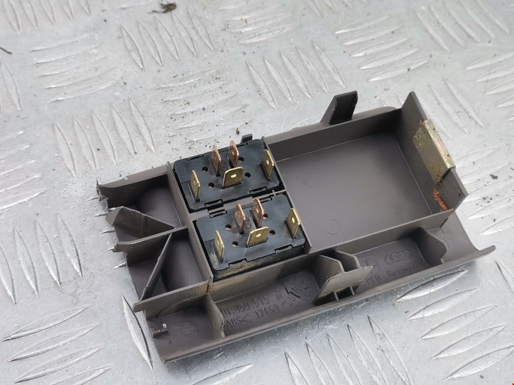 Блок управления стеклоподъемниками AUDI A4 B5 1995-2001