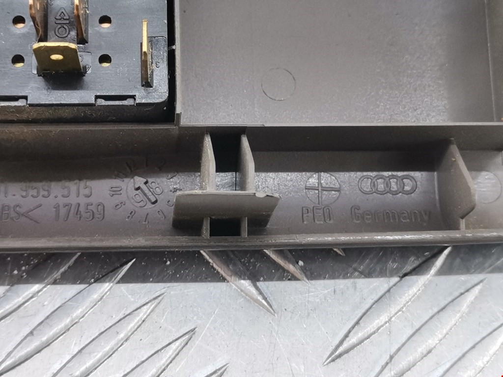 Блок управления стеклоподъемниками AUDI A4 B5 1995-2001