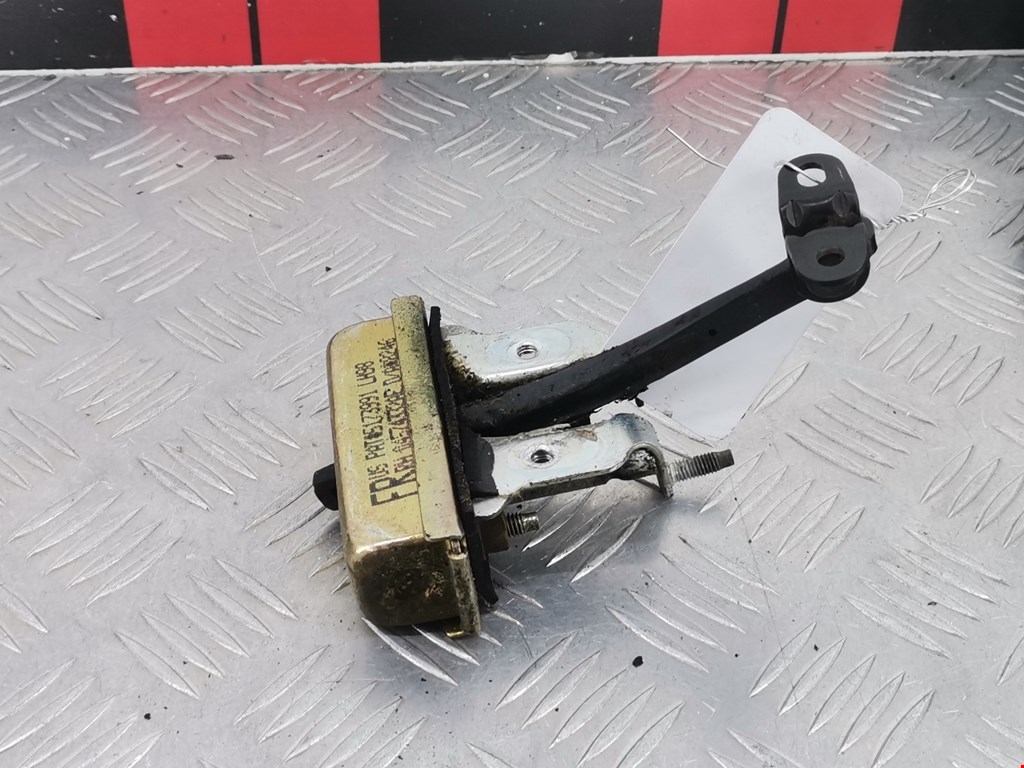 Ограничитель открывания двери CHRYSLER 300 M 300M 1998-2004