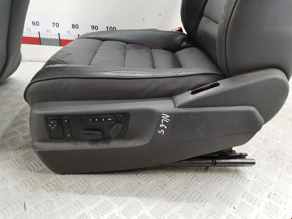 Комплект (К-кт) сидений VOLKSWAGEN Touareg 2002-2010