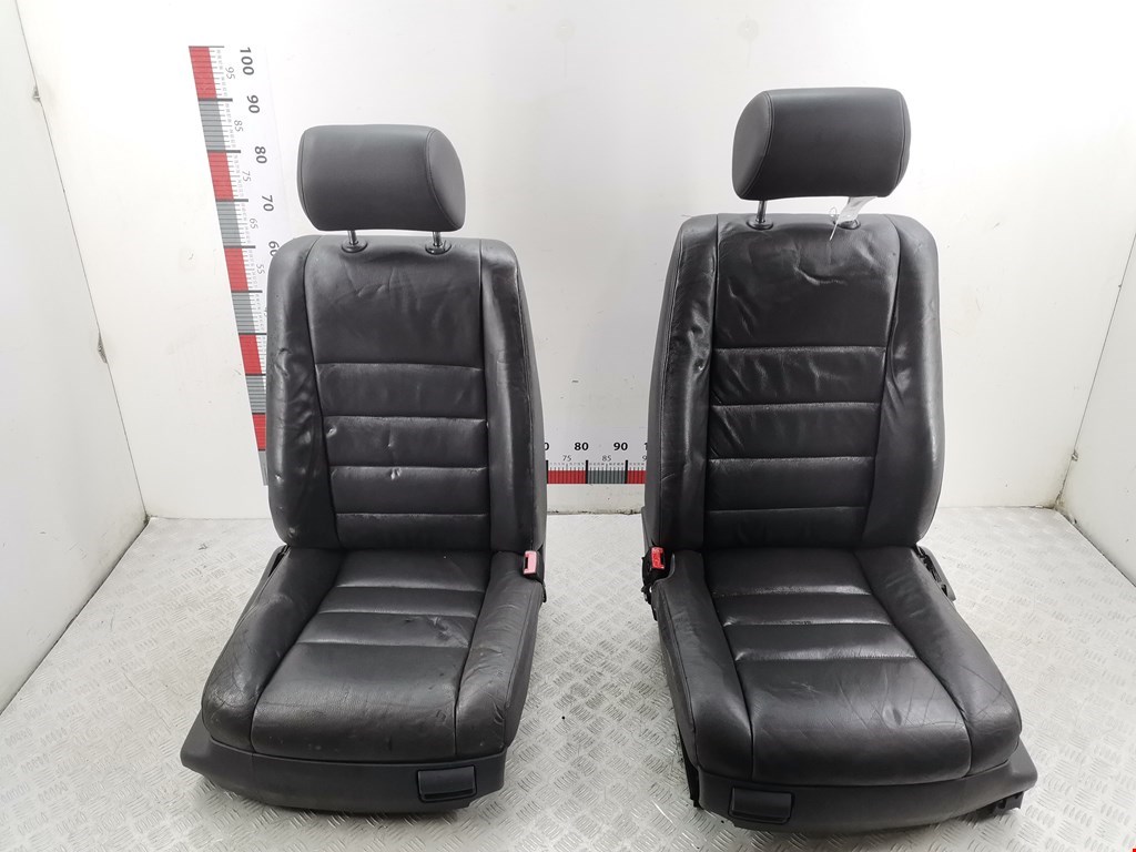 Комплект (К-кт) сидений VOLKSWAGEN Touareg 2002-2010