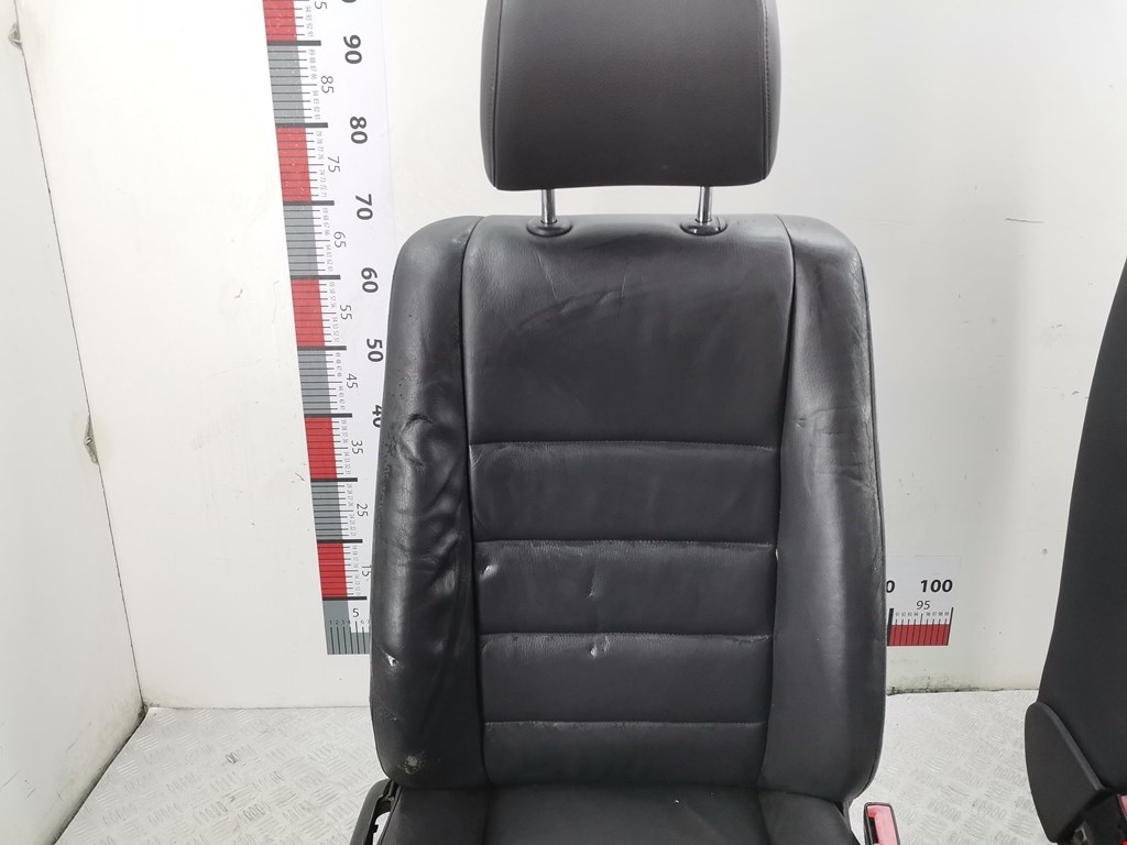 Комплект (К-кт) сидений VOLKSWAGEN Touareg 2002-2010