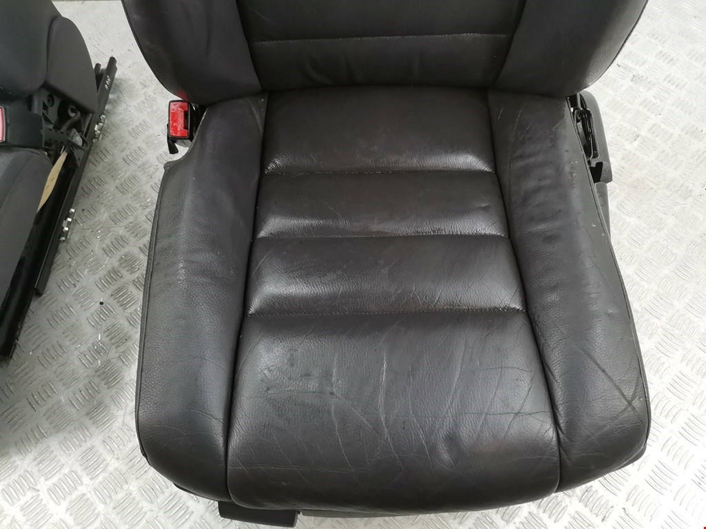 Комплект (К-кт) сидений VOLKSWAGEN Touareg 2002-2010