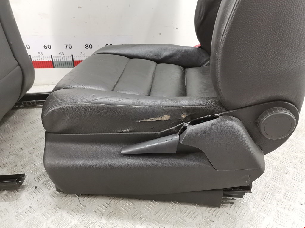 Комплект (К-кт) сидений VOLKSWAGEN Touareg 2002-2010