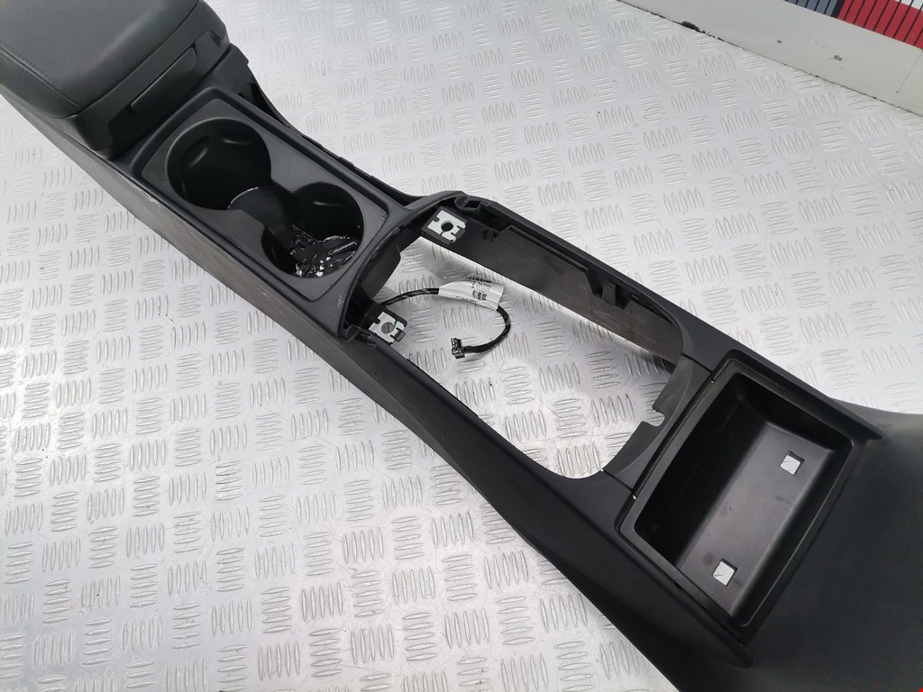 Подлокотник в салон VOLVO S40 II 2003-2012