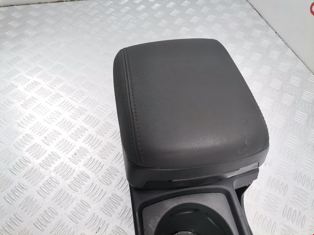 Подлокотник в салон VOLVO S40 II 2003-2012