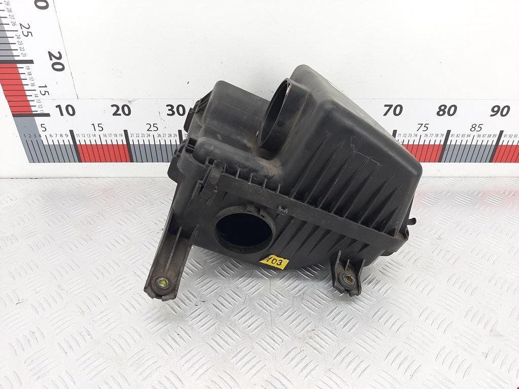 Корпус воздушного фильтра KIA Sorento 2002-2009