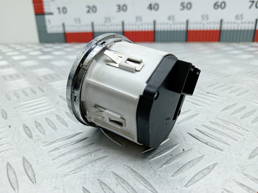 Кнопка включения полного привода VOLKSWAGEN Touareg 2002-2010