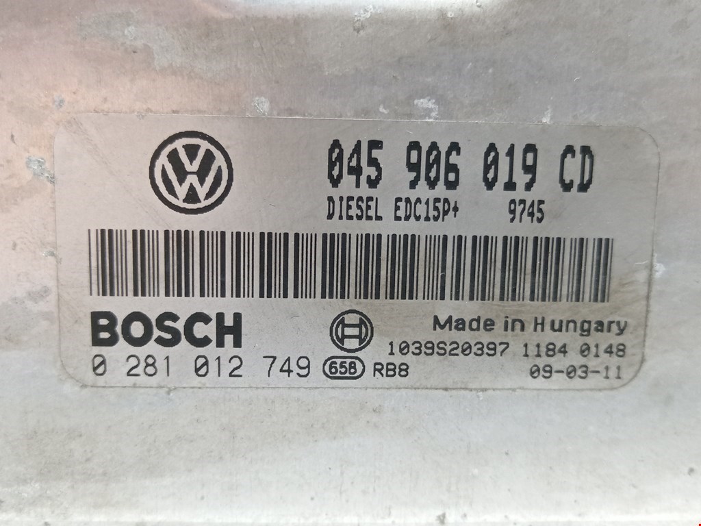 Блок управления двигателя (ЭБУ) SKODA Fabia MK2 5J 2007-2014