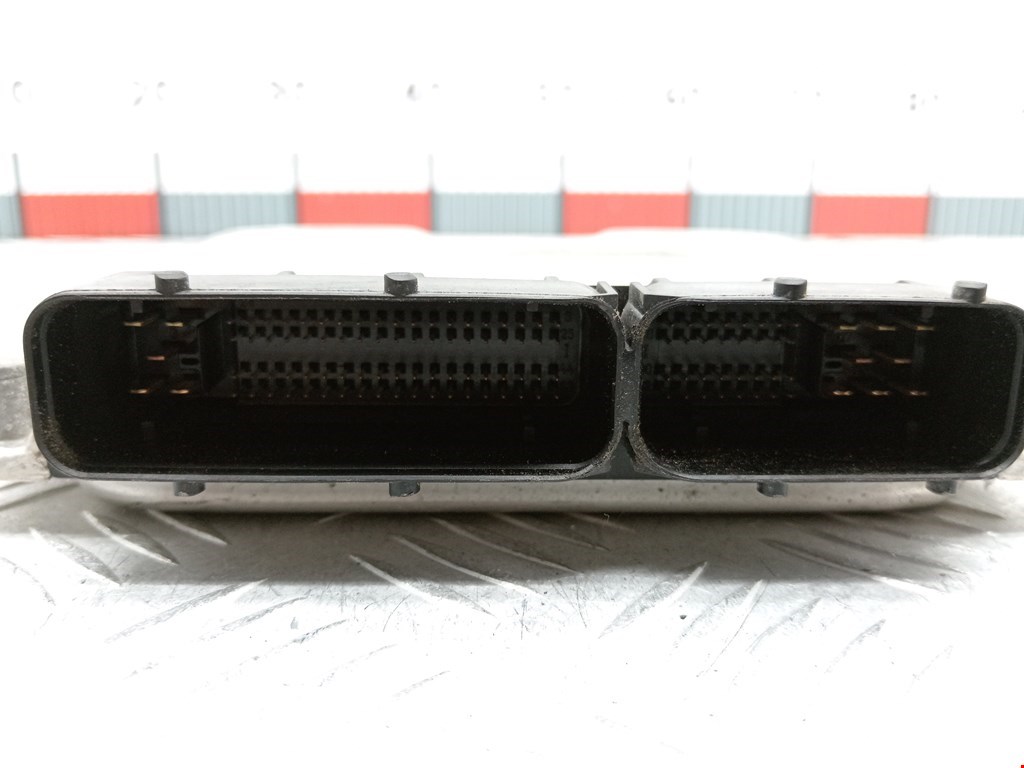 Блок управления двигателя (ЭБУ) SKODA Fabia MK2 5J 2007-2014