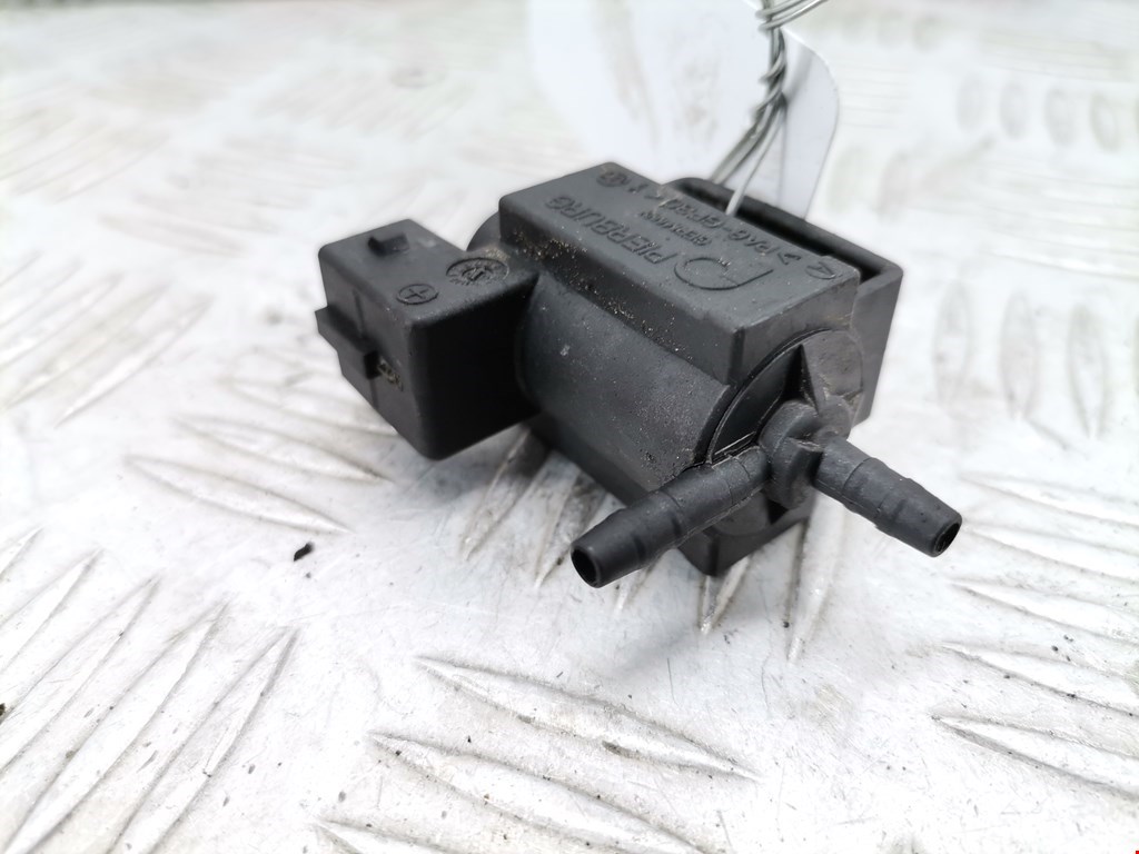 Клапан воздушного фильтра Audi A4 B5 (1994-2001)